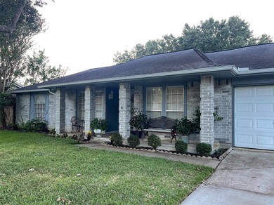 1307 Frontier Ln, Friendswood, TX 77546 - photo 2