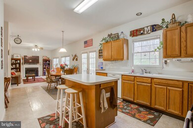 16105 Olmstead Ln, Woodbridge, VA 22191 - photo 4