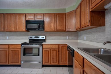 33 Lebeaux Dr, Shrewsbury, MA 01545 - photo 2