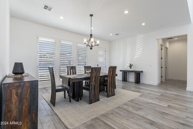 7-web-or-mls-3311-w-desert-dawn-dr