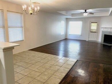 8911 Danbury Hollow Ln, Houston, TX 77075 - photo 4