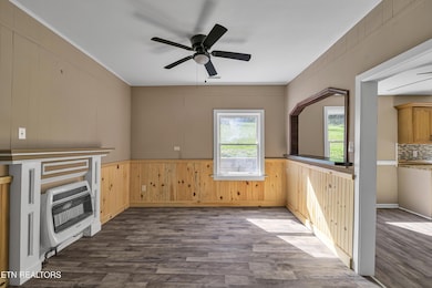 145 Shady Grove Rd, Lancing, TN 37770 - photo 6