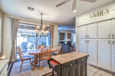 Kitchen w/ pantry