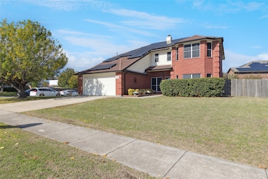 1116 Grand Central Pkwy, Saginaw, TX 76131 - photo 2