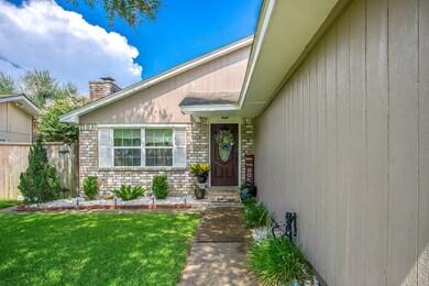 4422 Saffron Ln, Friendswood, TX 77546 - photo 3
