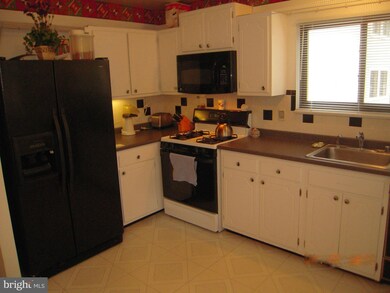 6239 Parallel Ln, Columbia, MD 21045 - photo 5