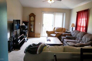 8742 Buzz Ct, Jacksonville, FL 32216 - photo 5