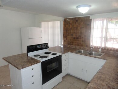 5042 W Flynn Ln, Glendale, AZ 85301 - photo 5