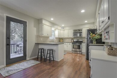 6833 Alden St, Shawnee, KS 66216 - photo 4