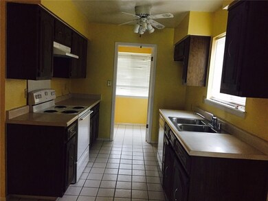 14816 Kingston Dr, Horizon City, TX 79928 - photo 5