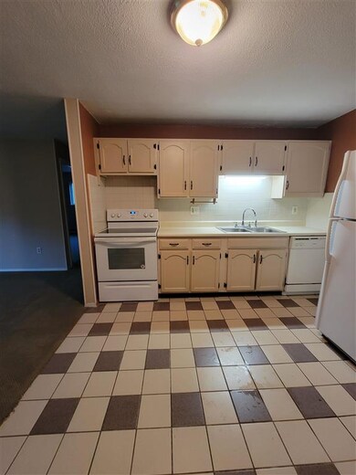 189 Capitol Hill Dr unit 189, Londonderry, NH 03053 - photo 6