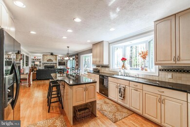 11610 Quail Ridge Ct, Reston, VA 20194 - photo 4