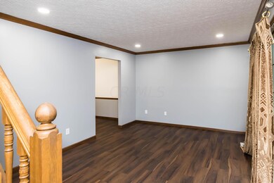 208 Benton Way-06