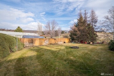 2527 8th St NE, East Wenatchee, WA 98802 - photo 4