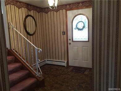 Foyer.