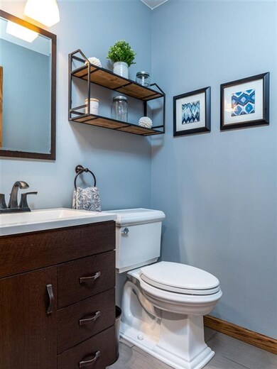 1197 Dolan Dr, Sun Prairie, WI 53590 - photo 3