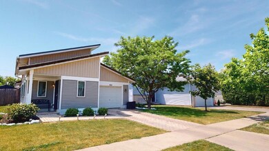 1521 11th St, Waukegan, IL 60085 - photo 2