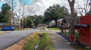 870 E 25th St, Houston, TX 77009 - photo 4