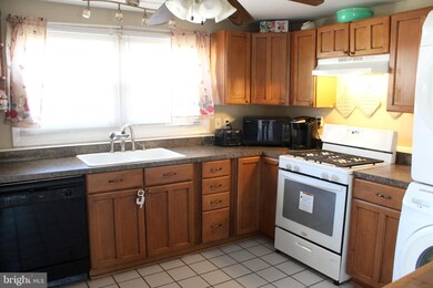 2434 Alma Rd, Halethorpe, MD 21227 - photo 7