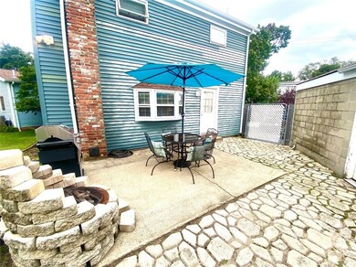 9 Lee St, Pawtucket, RI 02861 - photo 3