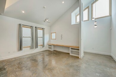 1717 Airline Dr unit B, Houston, TX 77009 - photo 5
