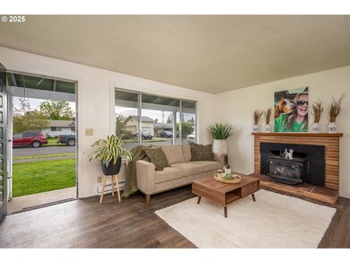 628 34th St, Springfield, OR 97478 - photo 4