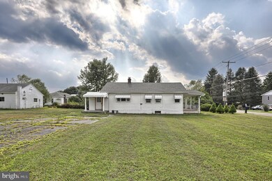 73 Mahanoy Ave, Tamaqua, PA 18252 - photo 4