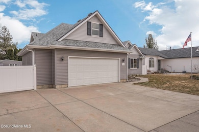 Extra large driveway plus side gate