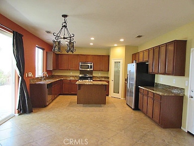 10918 Clover Cir, Corona, CA 92883 - photo 7