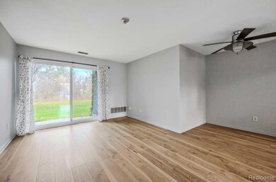 42538 Lilley Pointe Dr unit 57, Canton, MI 48187 - photo 4