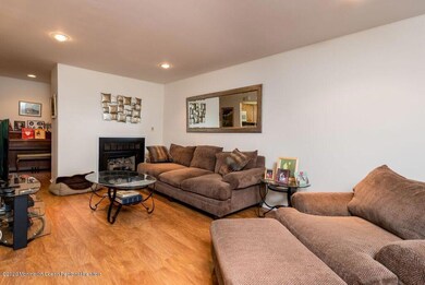 3 Arrowsmith ct living room