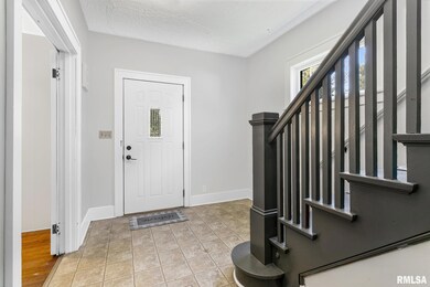 1022 W 16th St, Davenport, IA 52804 - photo 3