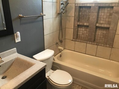 1840 Welshire Dr, Davenport, IA 52806 - photo 6