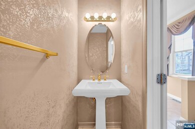 219 Swathmore Dr, Nutley, NJ 07110 - photo 4