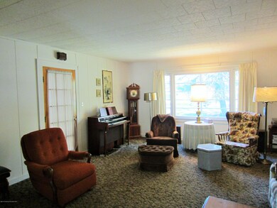 318 S Turnpike Rd, Dalton, PA 18414 - photo 4