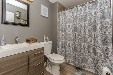 3801 Edgewater Dr, Hazel Crest, IL 60429 - photo 3