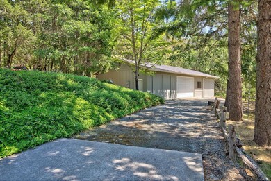 570 Rancho Vista Dr, Grants Pass, OR 97526 - photo 3