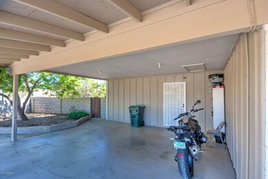 1031 N Los Olivos Dr-5