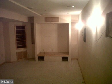 6401 Wood Pointe Dr, Glenn Dale, MD 20769 - photo 2