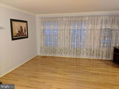 11569 Summer Oak Dr, Germantown, MD 20874 - photo 2