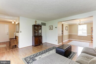 8784 Cardinal Forest Cir, Laurel, MD 20723 - photo 3
