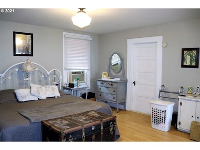 218 N Johnson St, Prairie City, OR 97869 - photo 4