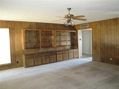 10621 Janway Dr, El Paso, TX 79935 - photo 7