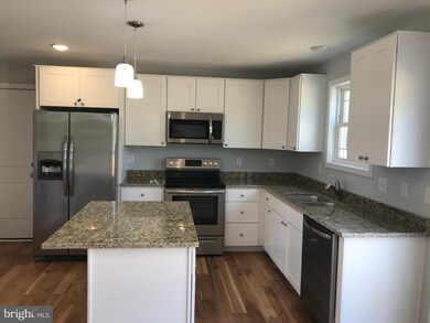 208 Chalcedony Dr, Martinsburg, WV 25404 - photo 6