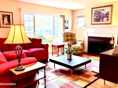 135 Allengate Ave, Pittsfield, MA 01201 - photo 2