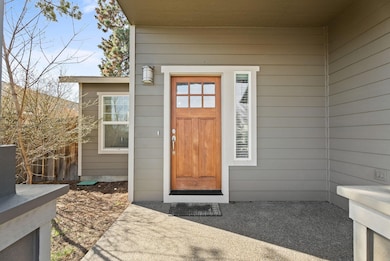 Tom Standish Real Estate 2-web-or-mls-Ri