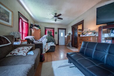 301 N Clay St, Edinburgh, IN 46124 - photo 4