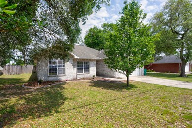 4611 Top Flight Drive-Crestview-2