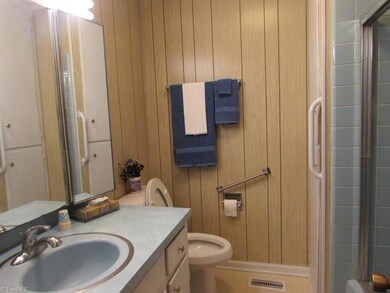 823 Mountain Rd, Asheboro, NC 27205 - photo 5