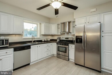 5900 Dale Dr, Sykesville, MD 21784 - photo 3